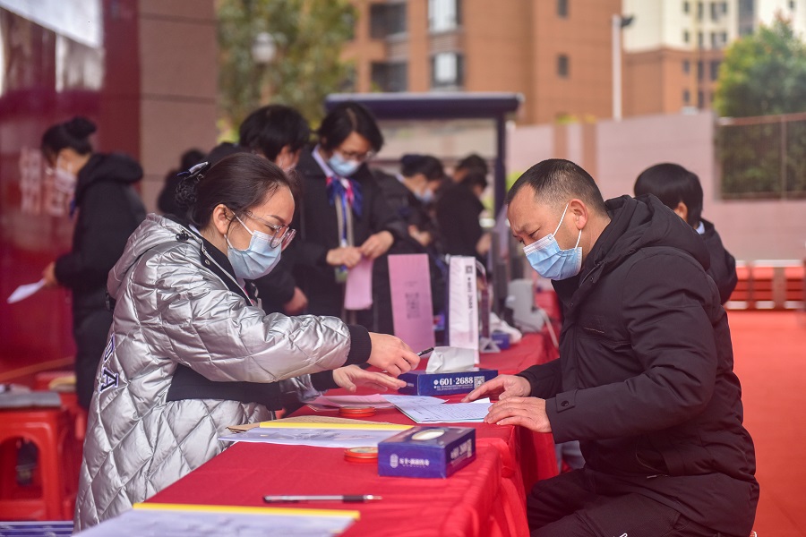 万丰地(dì)产公司“万丰•新新传奇”项目二期如(rú)期交付使用